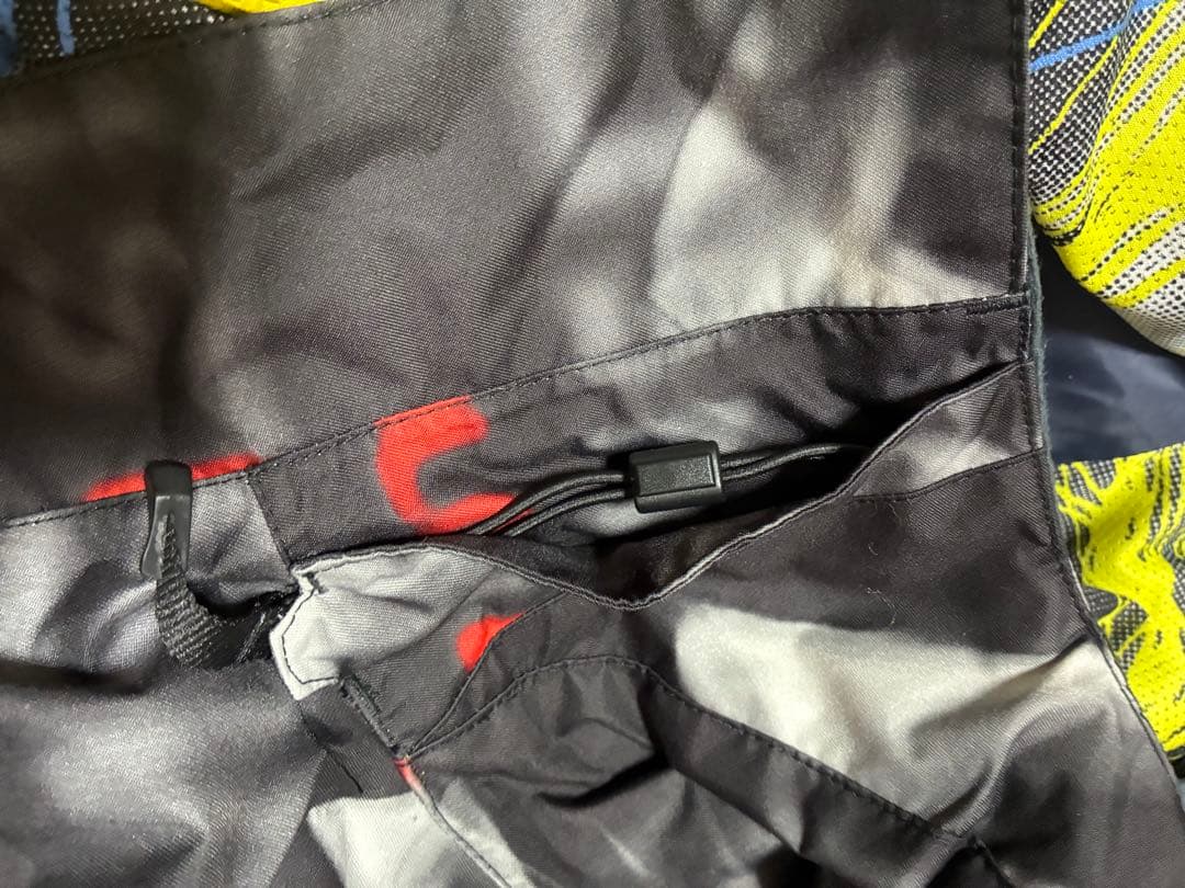 シ*ズ様 Volcom スノーボードジャケット　上下セット中古