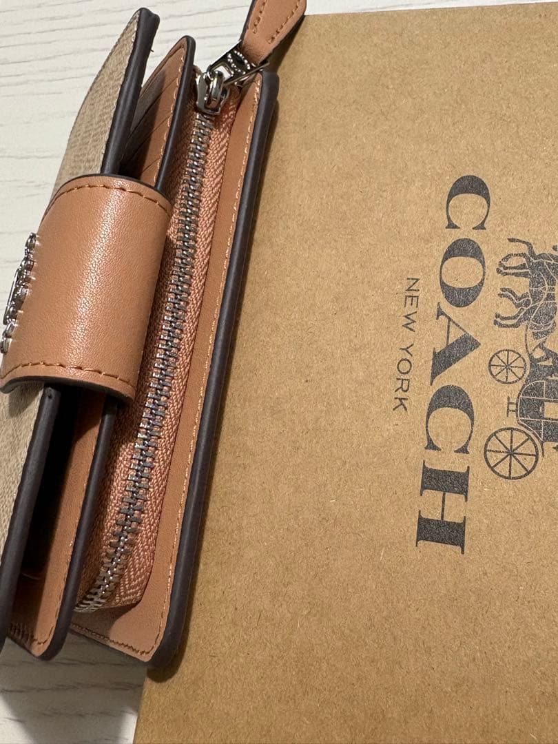 COACH 2つ折り財布