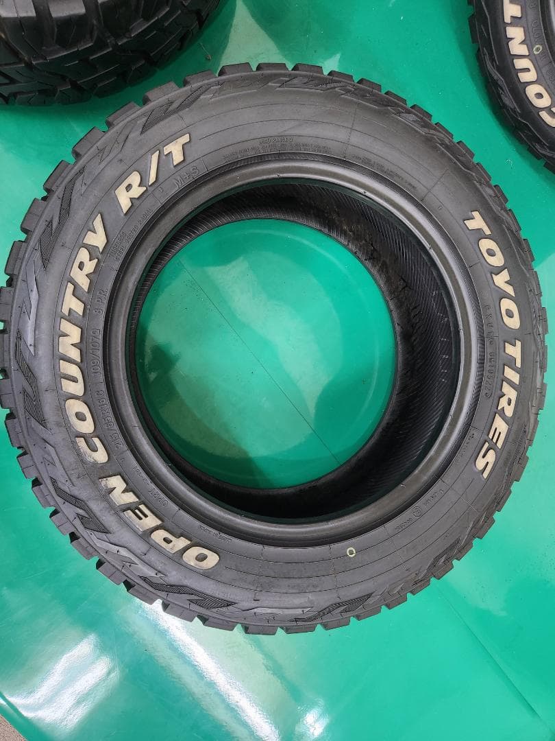 送料込☆2022年製TOYOトーヨー タイヤ 215/65R16 日本製☆4本