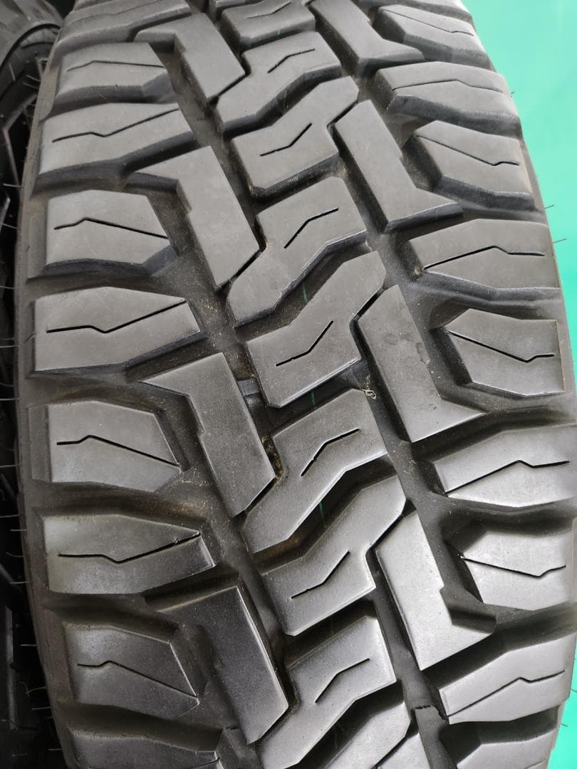 送料込☆2022年製TOYOトーヨー タイヤ 215/65R16 日本製☆4本