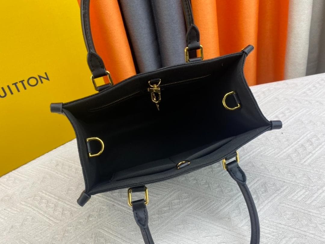 ブラック ハンドバッグ 25cm