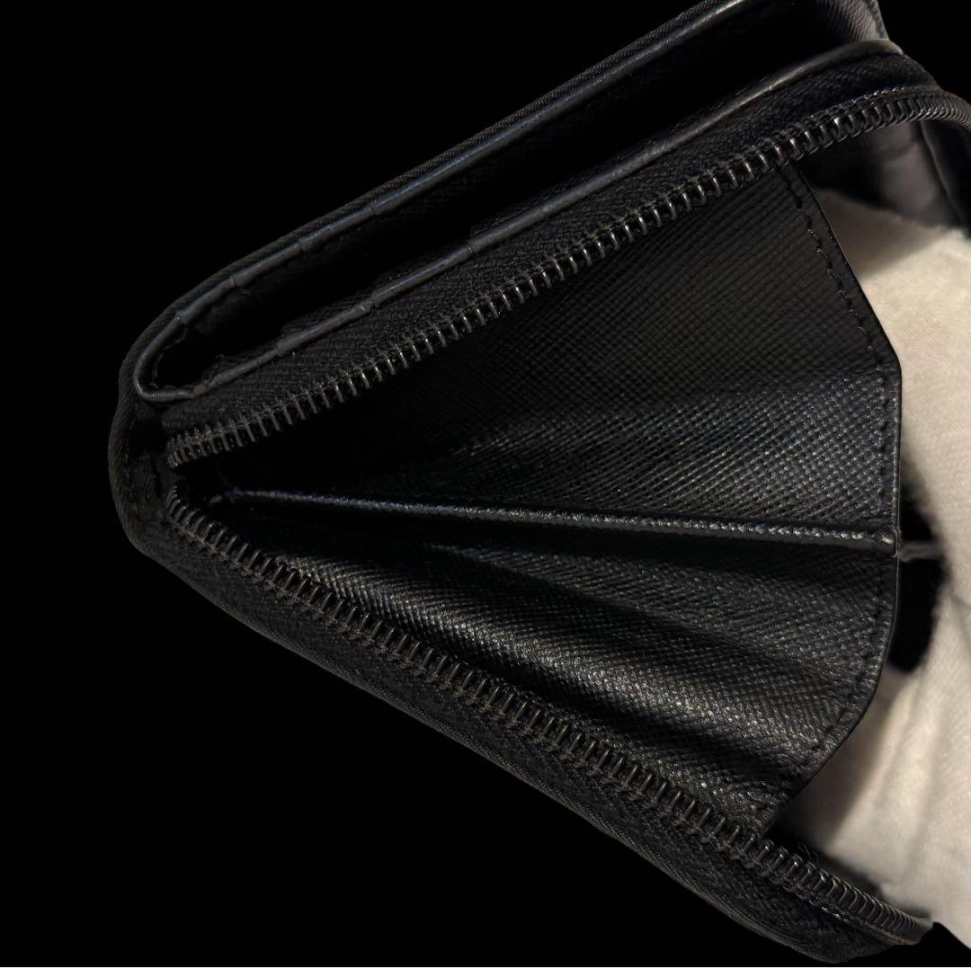 人気‼️PRADA NYLON サフィアーノレザー 二つ折り財布 三角ロゴ 黒