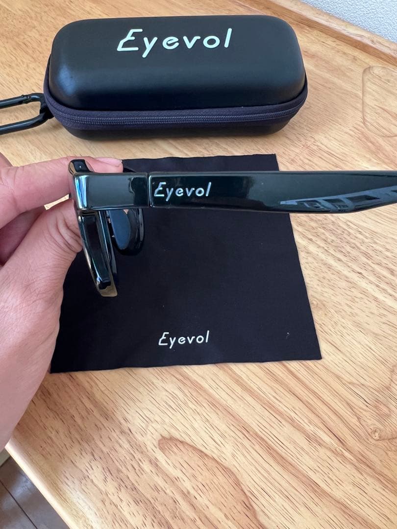 小物 Eyevol