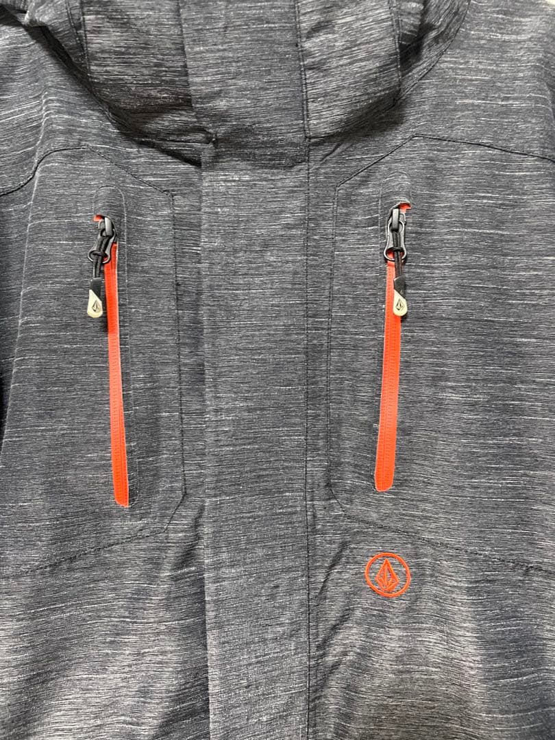 極美品VOLCOM グレーのスノーボードウェア（フード付き）L