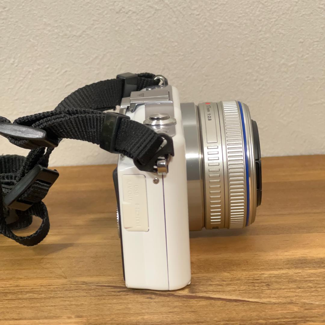 動作確認済 OLYMPUS E-PM1 ダブルレンズセット ミラーレス一眼