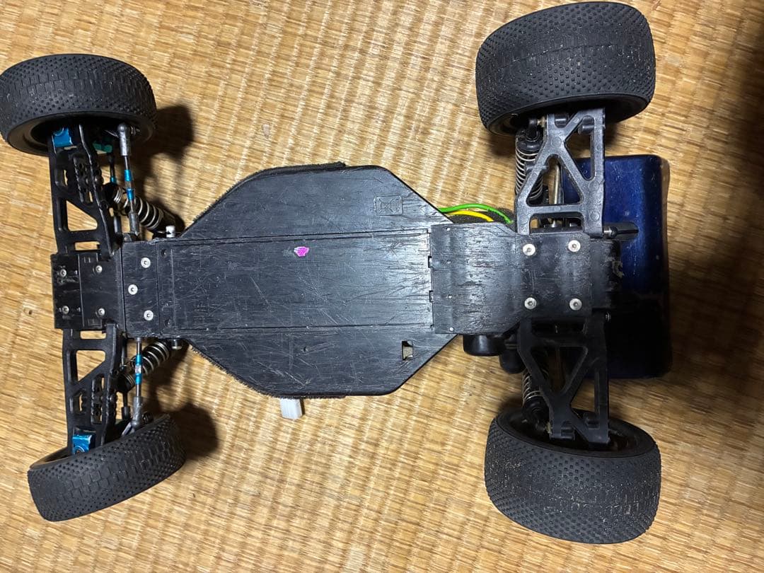 タミヤ DF03 ダークインパクトRCカー