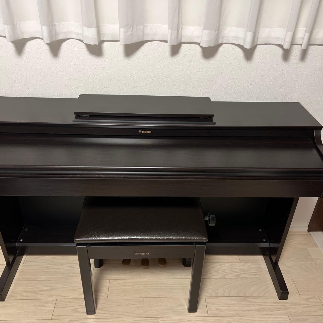 いず　ヤマハ　電子ピアノ YDP-163R 黒椅子付き