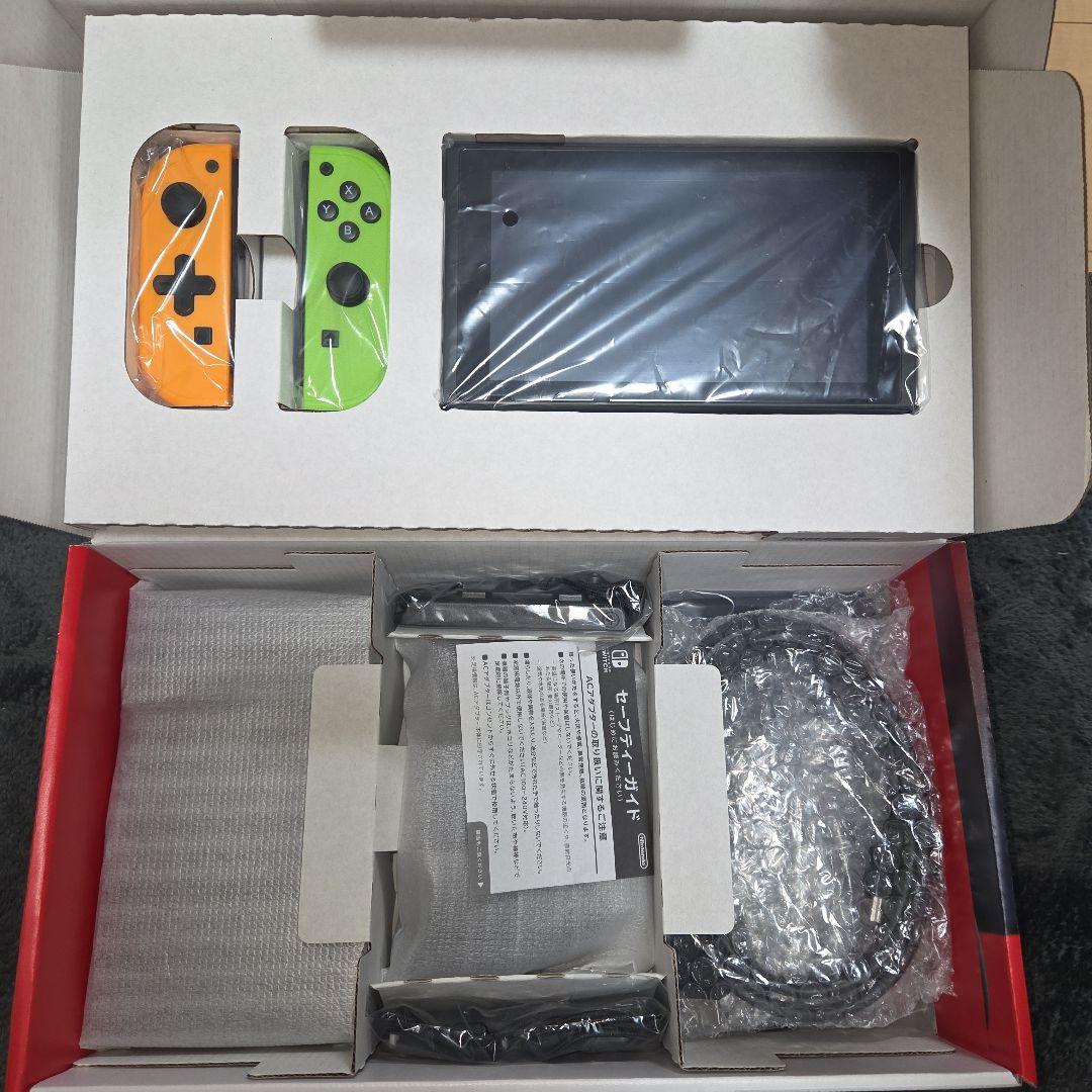 Nintendo Switch本体 オレンジとグリーンの非純正Joy-Con付き