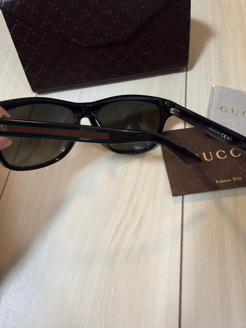 【即日発送】サングラス gucci 黒　ケース付き