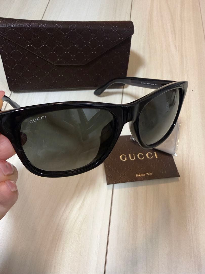 【即日発送】サングラス gucci 黒　ケース付き