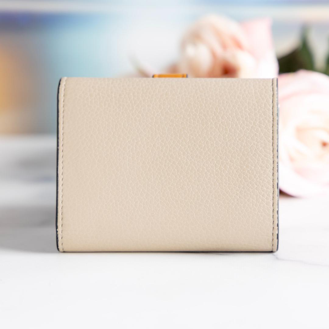 ロエベ トライフォールド 三つ折り財布 ミニウォレット レザー 財布 美品⭐
