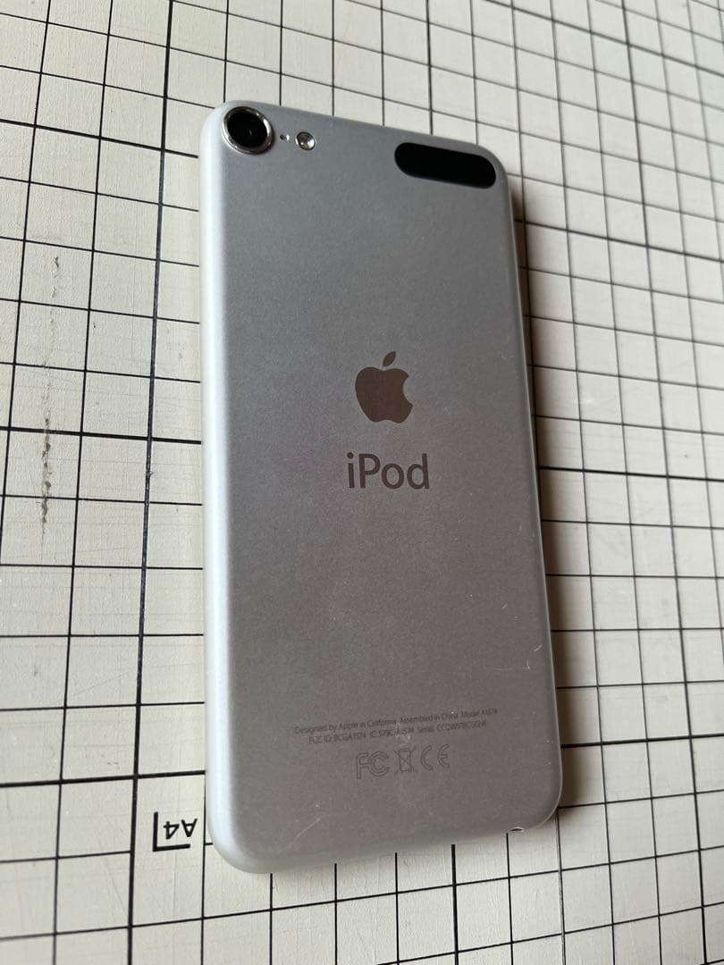 iPod第6世代『硝子とケース付き』