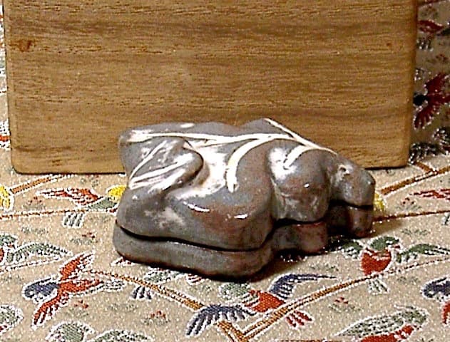 京焼・清水焼　八木一艸 作　三島手　華菊　香合　無傷　共箱