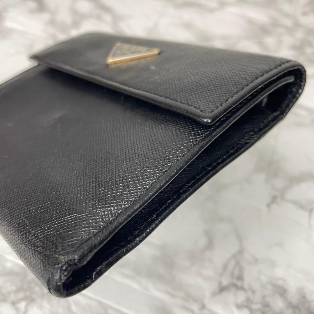 PRADA サフィアーノレザー 三つ折り財布 三角ロゴ付きウォレット 黒