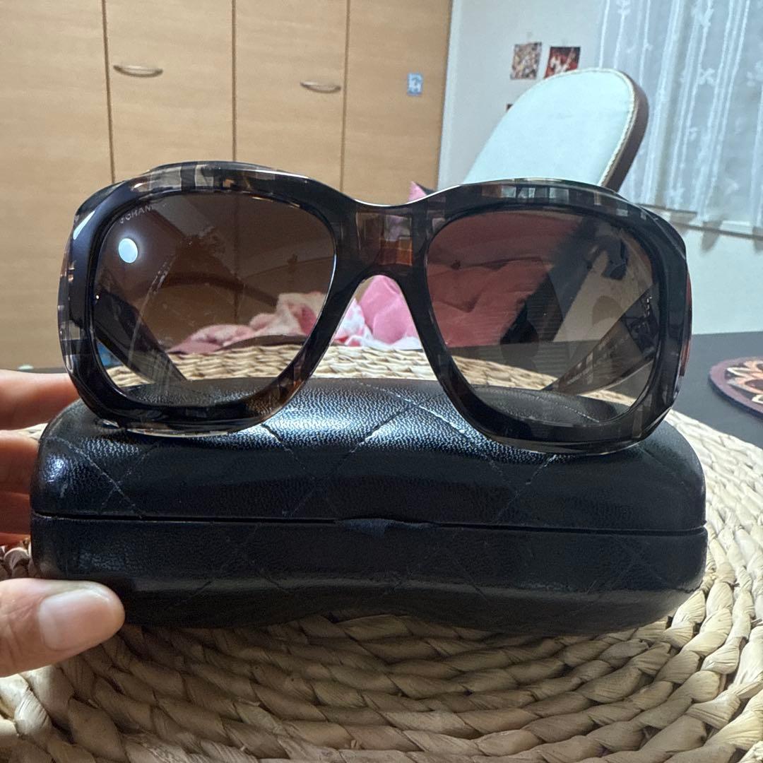 CHANEL シャネル