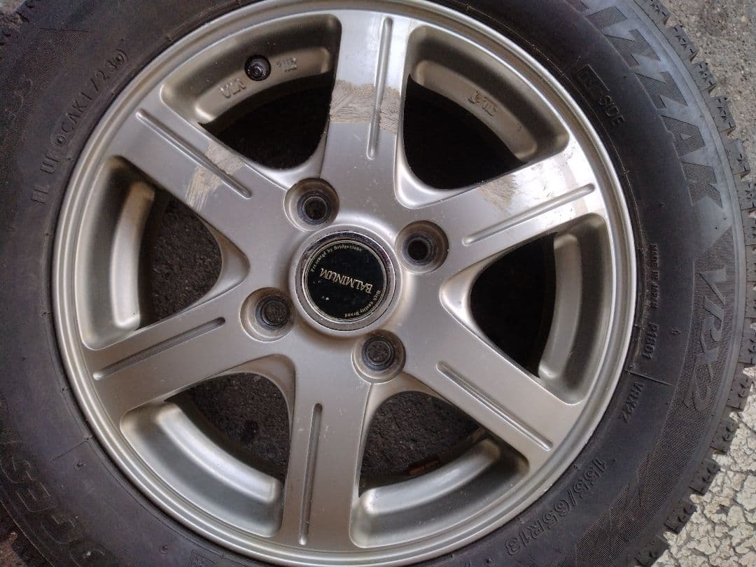 ブリヂストン スタッドレスタイヤ 155/65R13 4本セット 23年製