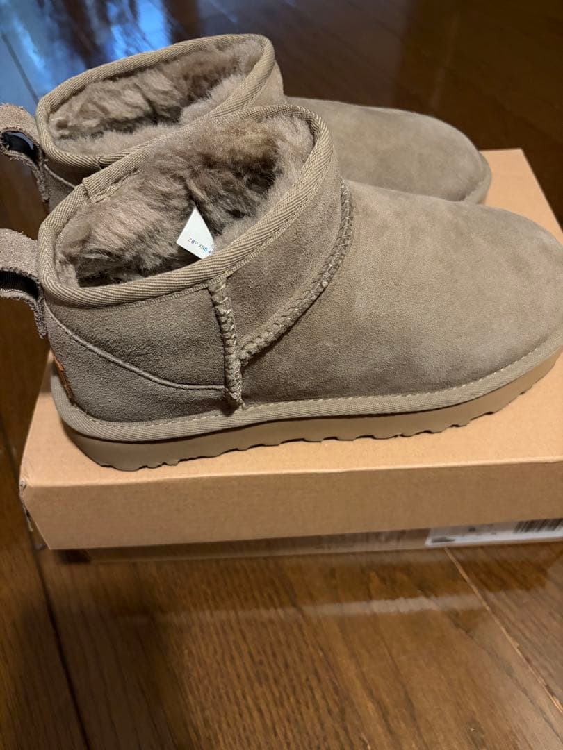 UGG ムートンブーツ クラシック　ウルトラミニ