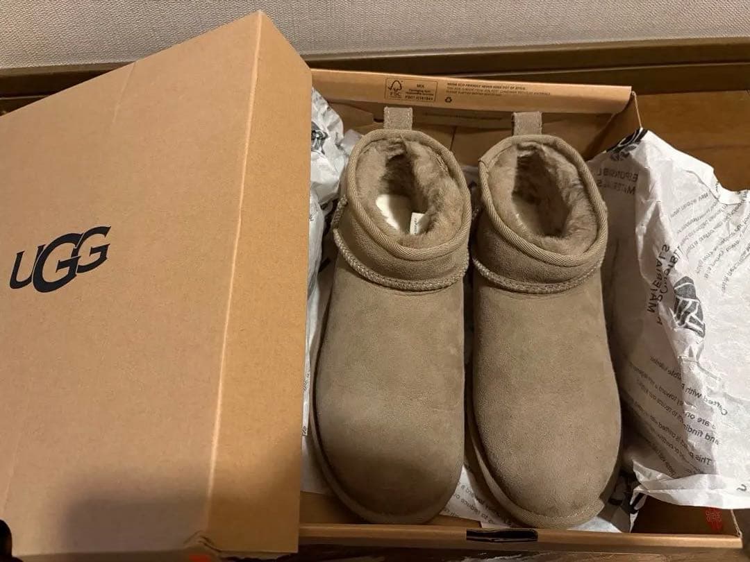 UGG ムートンブーツ クラシック　ウルトラミニ