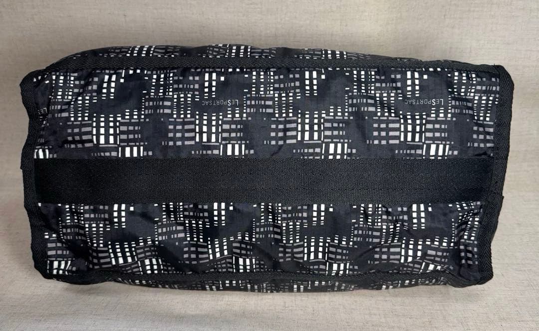 LeSportsac レスポートサック　モノトーン　総柄　黒　ボストンバック