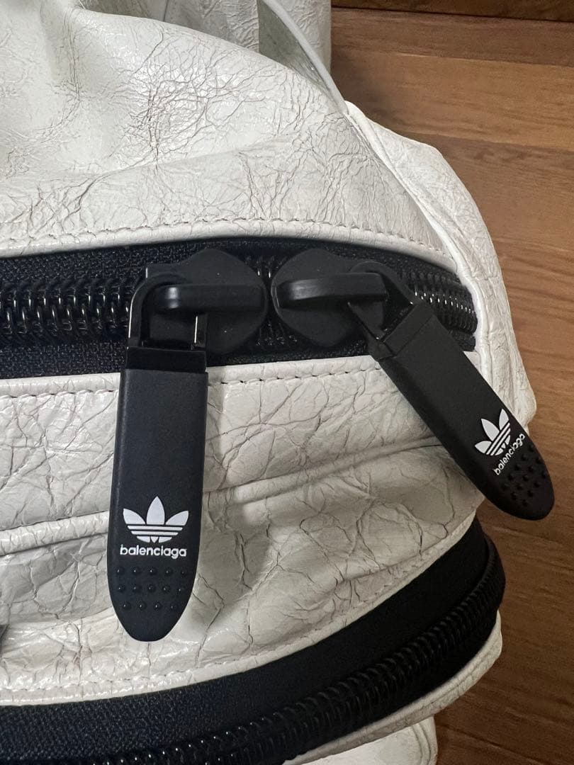ゴ*ん様 BALENCIAGA x ADIDAS ホワイトジムバック
