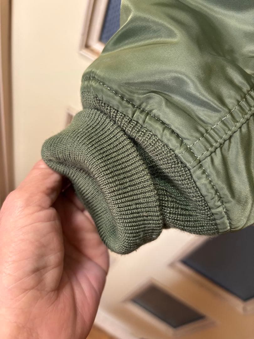 ALPHA INDUSTRIES MA-1 フライトジャケット カーキ