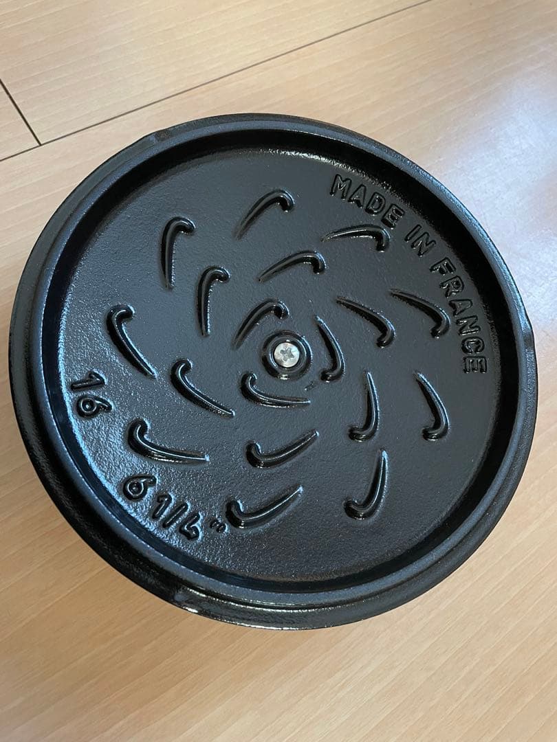 美品シリアルナンバー付　staub ストウブ　ワナベ　S 16cm