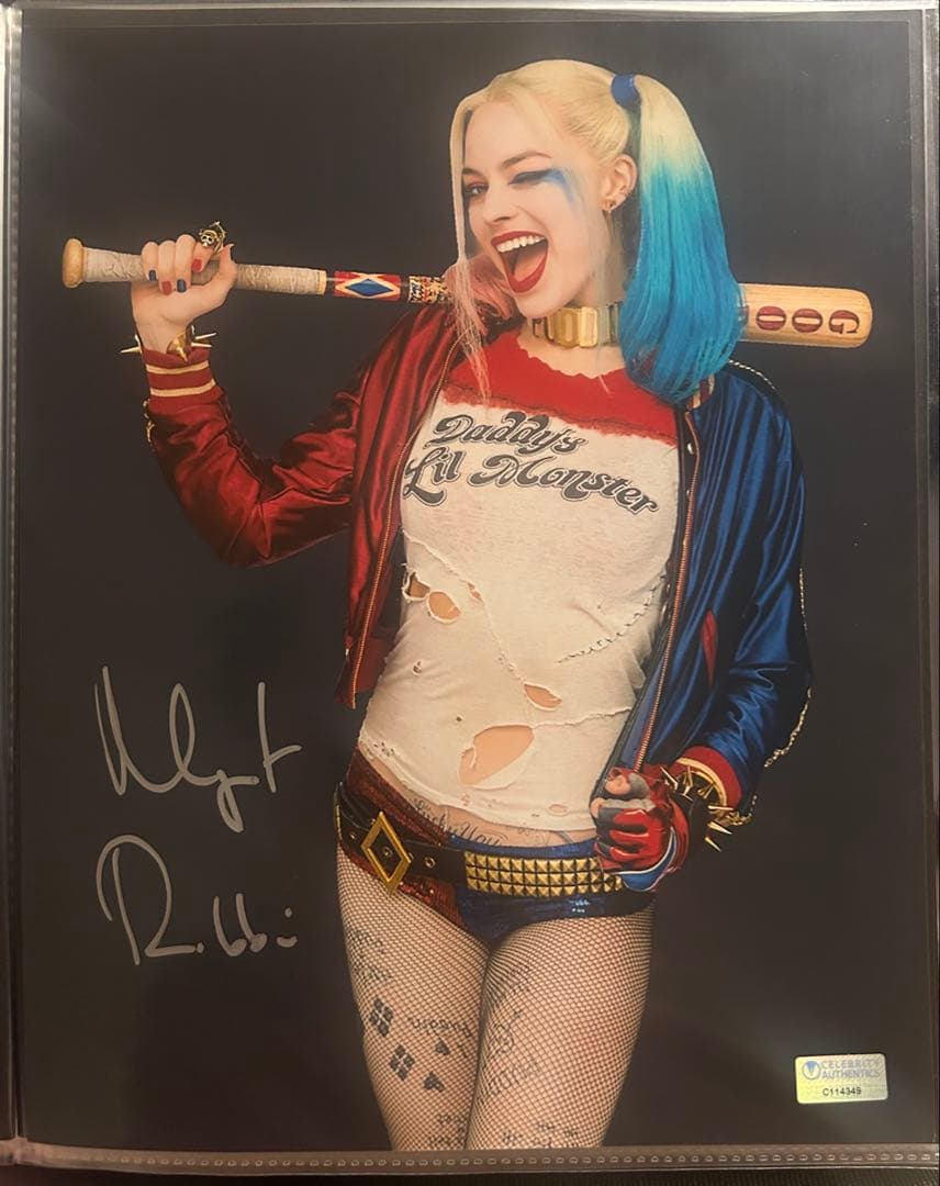 マーゴット・ロビー　直筆サイン入り写真　スーサイド・スクワッド　DC