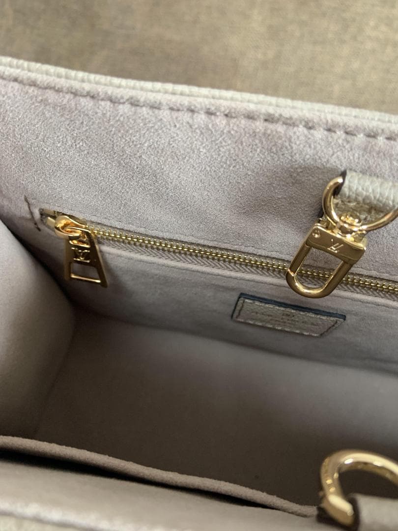 Louis vuitton バイカラー モノグラム アンプラントオンザゴー PM