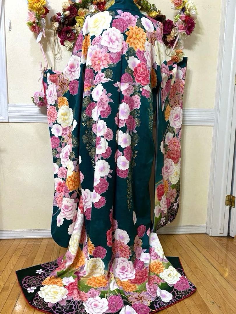 未使用正絹振袖フルセット‼️人気グリーン花々金糸刺繍金彩キラキラ素敵✨長襦袢付き‼️