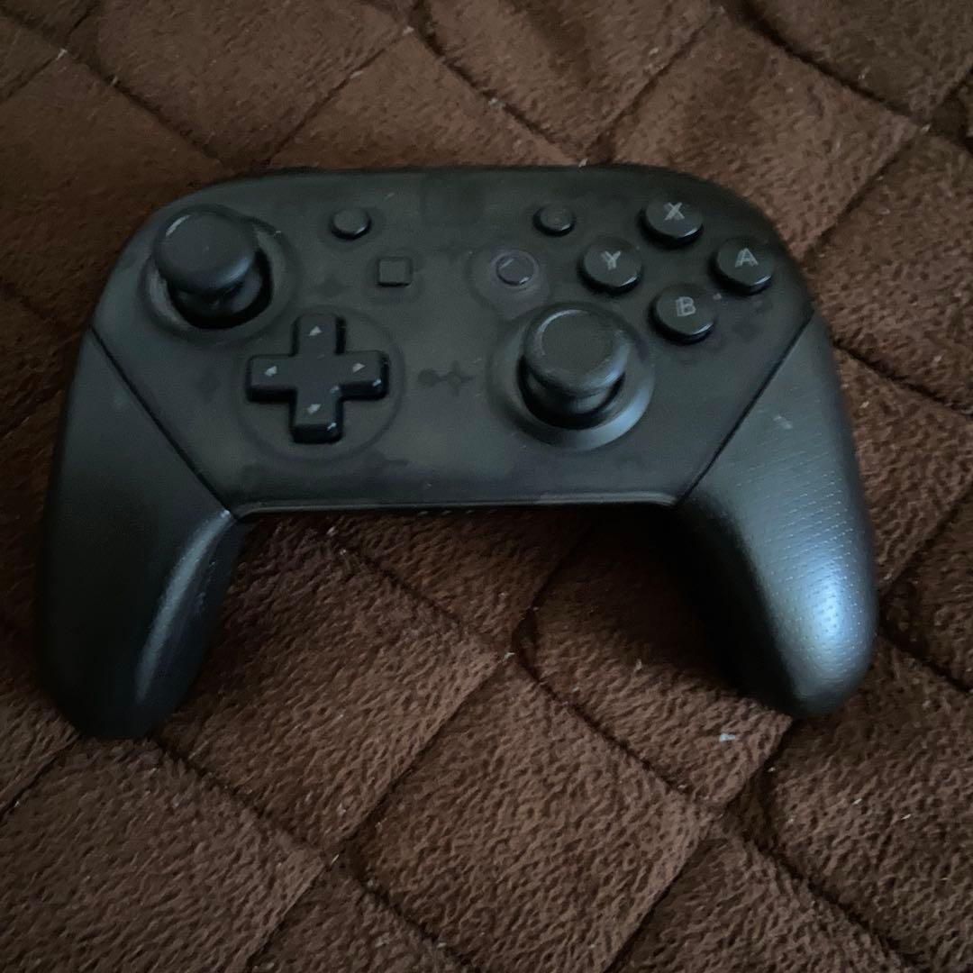 NintendoSwitch本体とケースとプロコン k.mコーポレーション