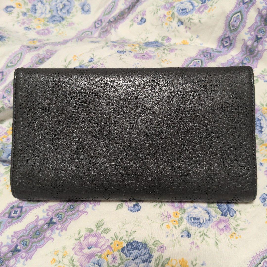ルイヴィトン モノグラム マヒナ アメリア グレー 長財布