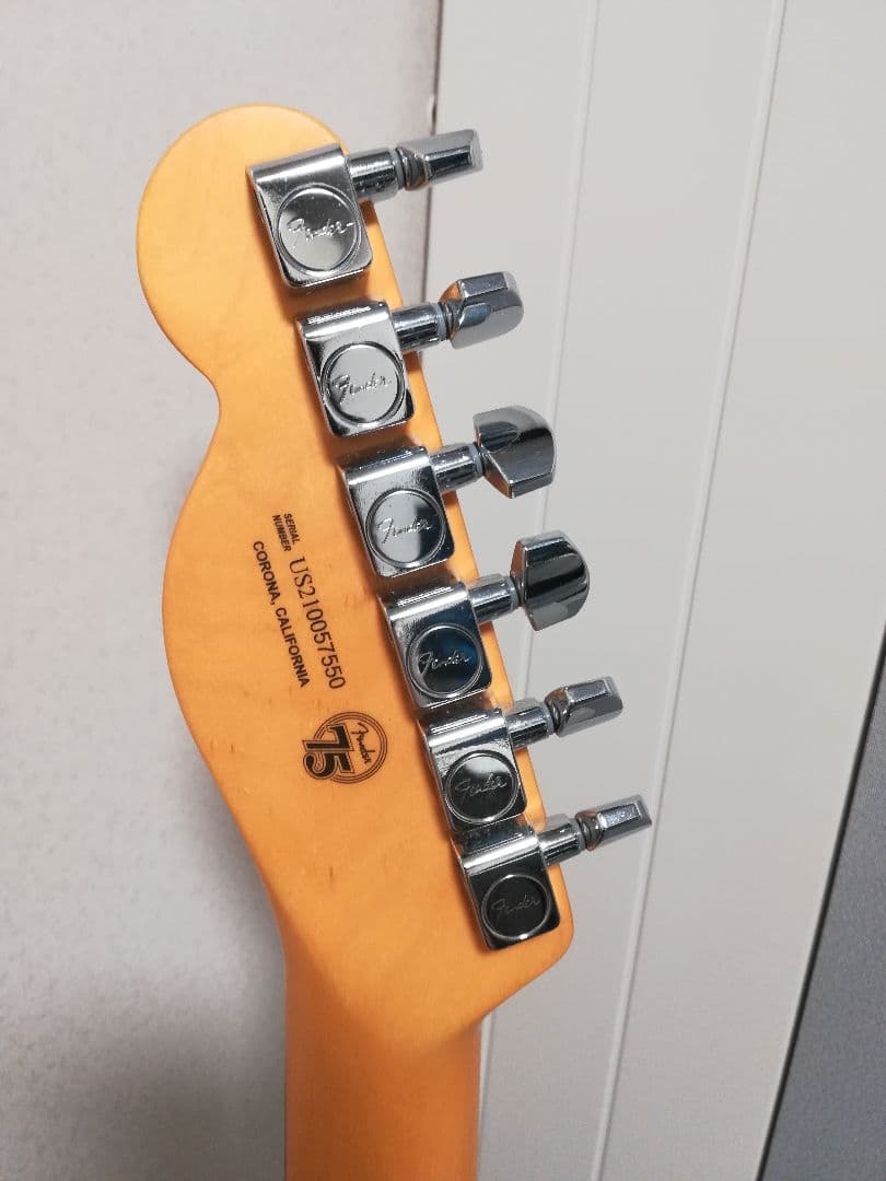 ベース American Professional II Jazz Bass