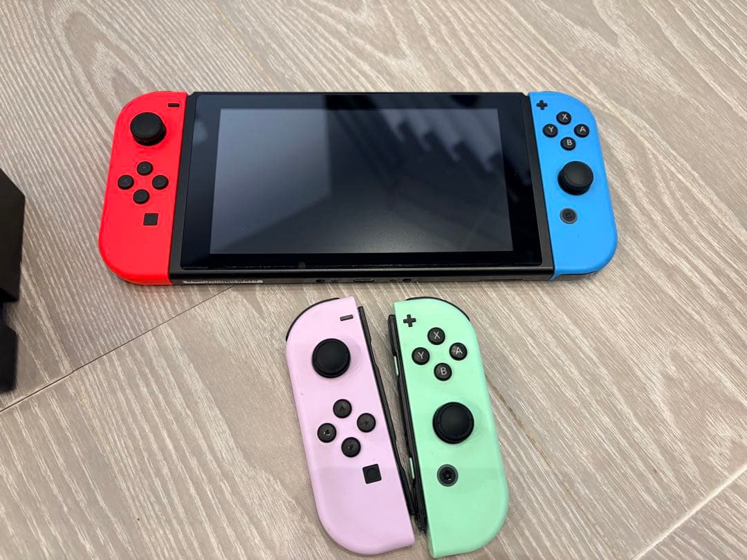Nintendo Switch 本体 赤/青 + Joy-Con ピンク/緑