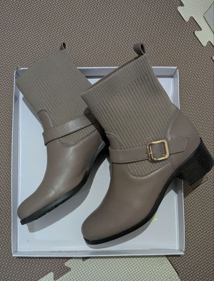 あしながおじさん 防滑ベルテッドニットブーツ　23.0cm　ベージュ　ほぼ新品