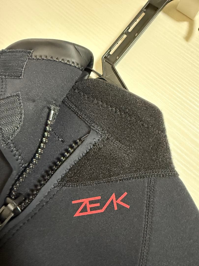 ★新品未使用★ZEAK(ジーク)ウエットスーツ ロンスプ　womanSサイズ