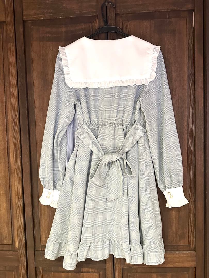 ガーリーフリルチェックセーラーワンピース Amavel サックス