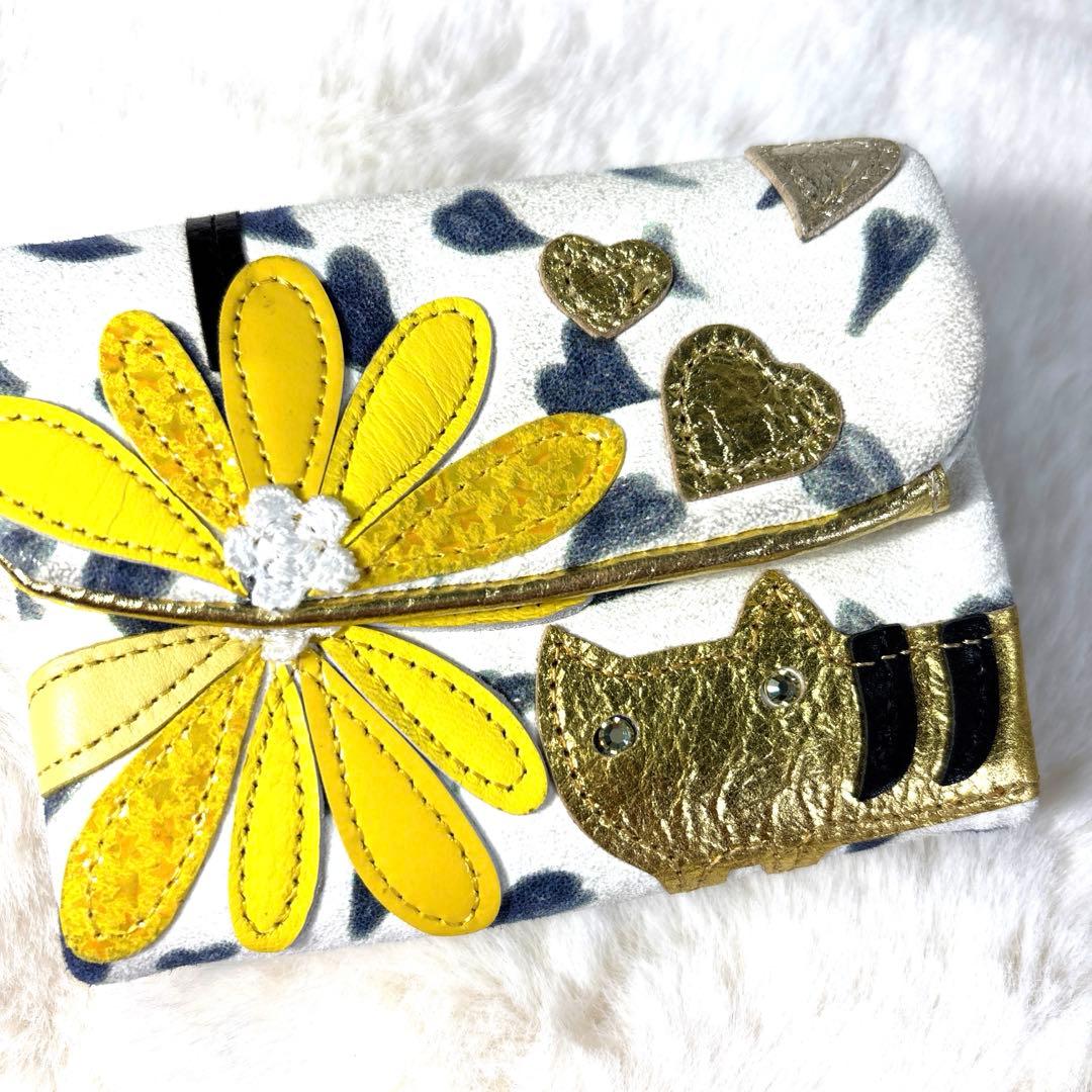 美品✨ツモリチサト　三つ折り財布　がま口　財布　ミニ　花柄　猫　ハート柄 レザー