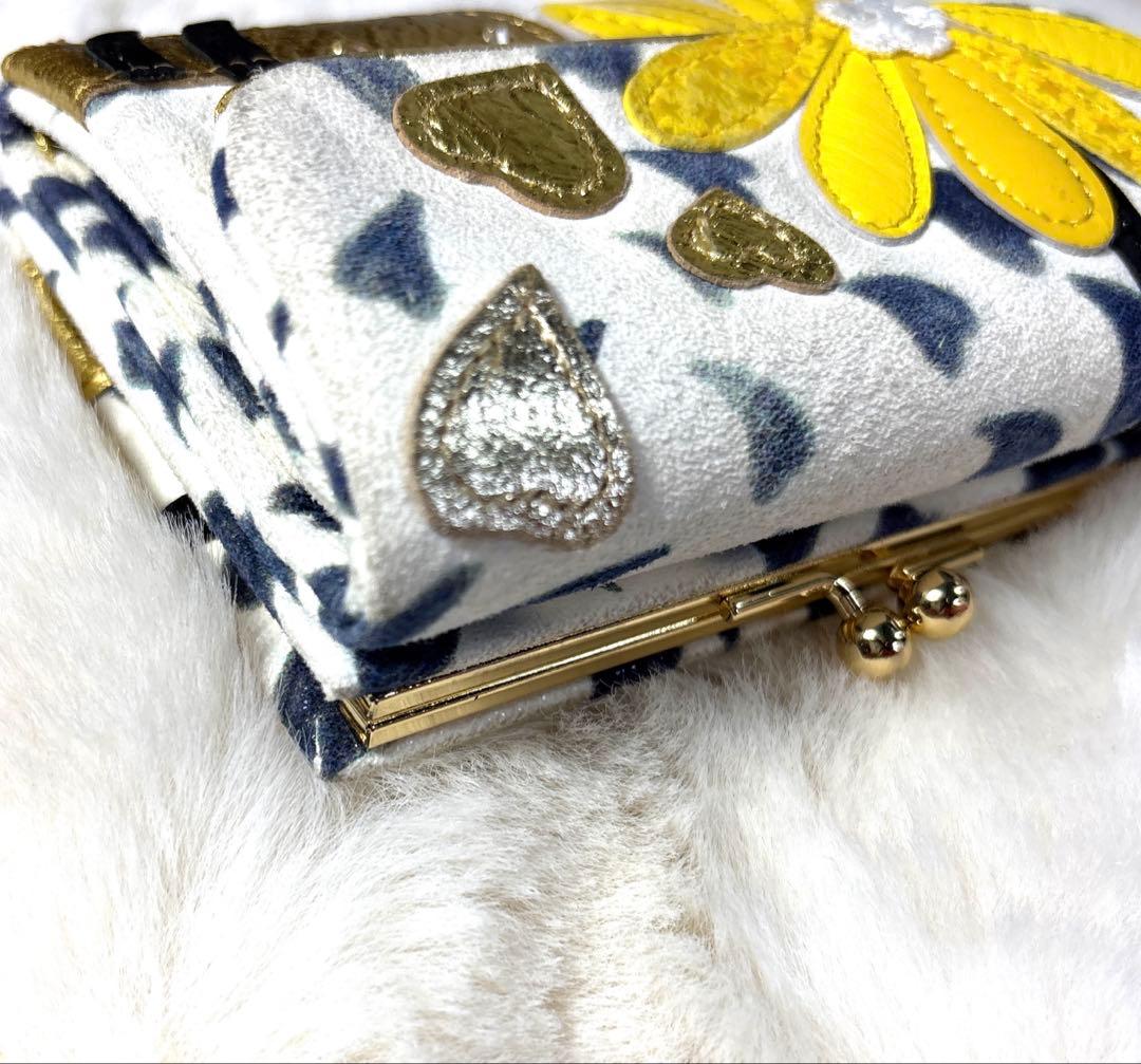 美品✨ツモリチサト　三つ折り財布　がま口　財布　ミニ　花柄　猫　ハート柄 レザー
