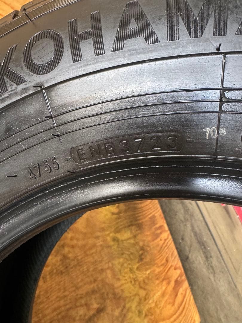 195/80R15 107/105LT ヨコハマ夏タイヤ2本。その②