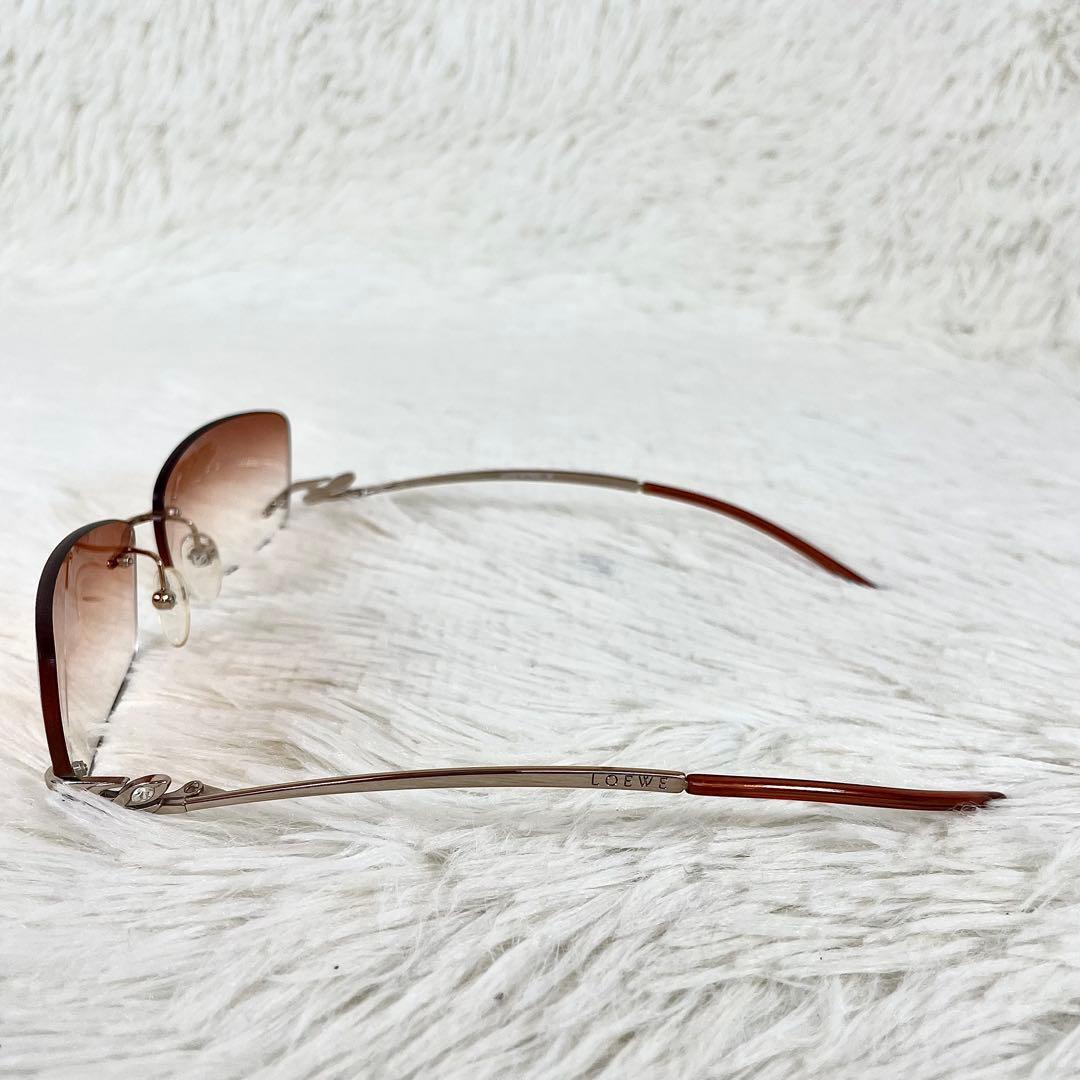 美品　LOEWE　サングラス　SLW123S　ブラウンレンズ　シルバーフレーム