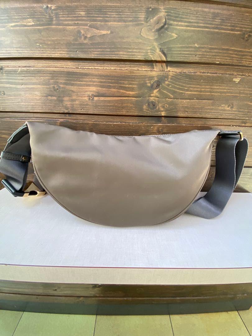 VIOLAd’ORO/ヴィオラドーロ BIANCA BODYBAGボディバッグ