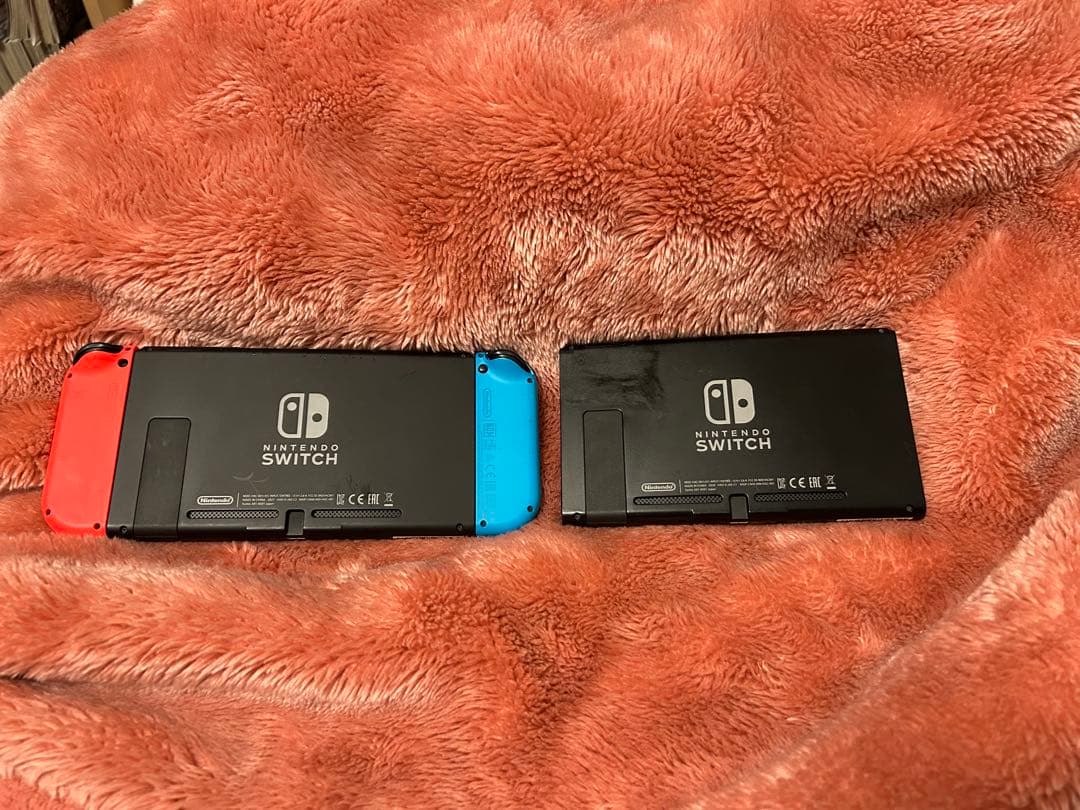 ブ*ー様 Nintendo Switch 2台 ジャンク （1台ジョイコン無し）
