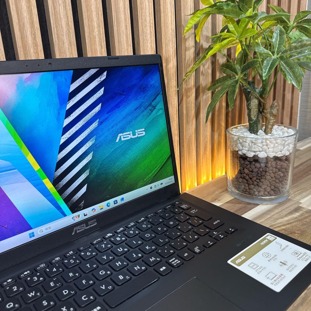極美品‼️ASUS☘️最高峰i7☘️第11世代☘FHD☘️ノートパソコン☘️オフィス付き