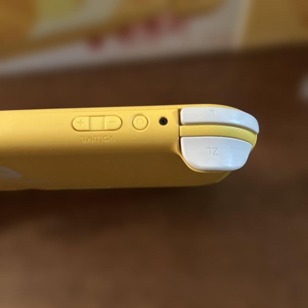 な*ん様 Nintendo Switch Lite イエロー 本体