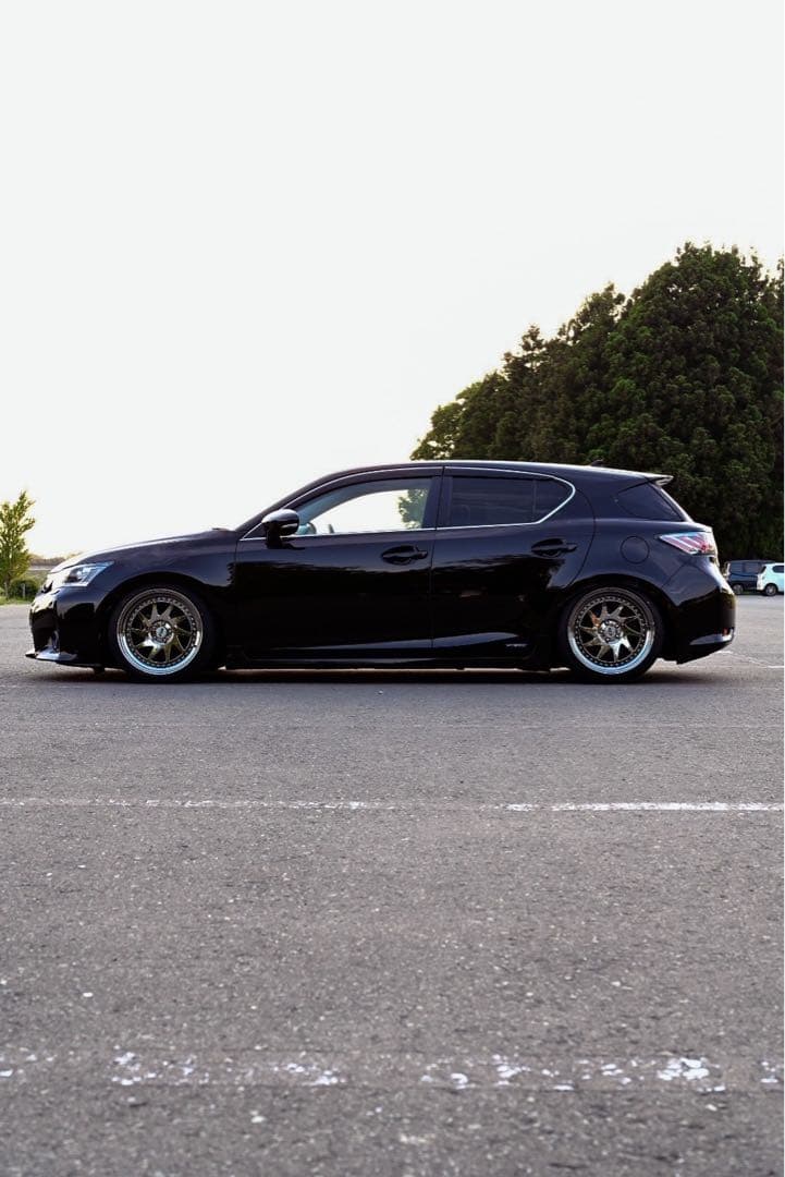 ESR ホイール　18インチ　8.5j+30 pcd100 5H