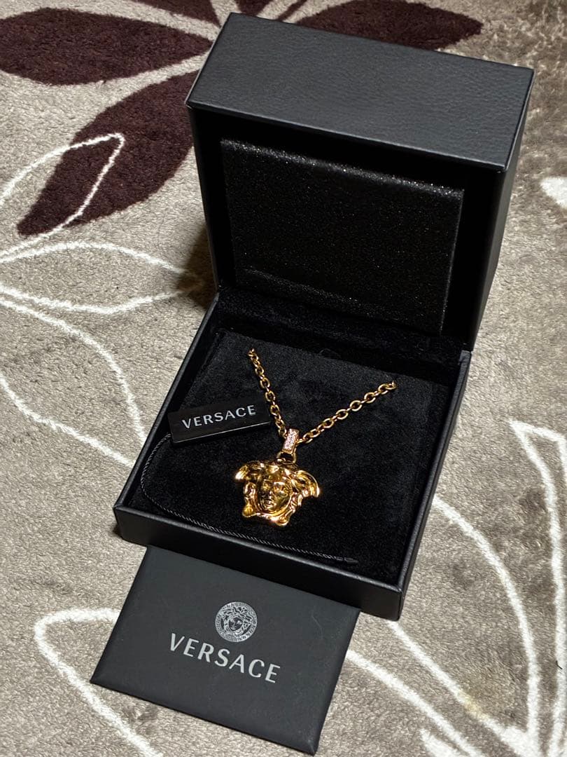 【新品】ヴェルサーチ Versace クリスタル ラ メドゥーサ ネックレス