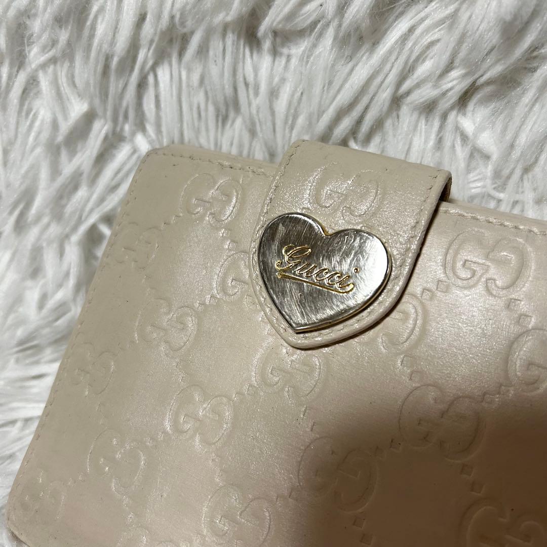 GUCCI グッチ　 GGパターン 二つ折り財布 ホワイト