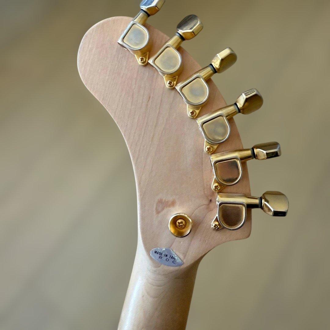 【上位機種】FERNANDES ZO-3 芸達者 アーム＆ディストーション内蔵