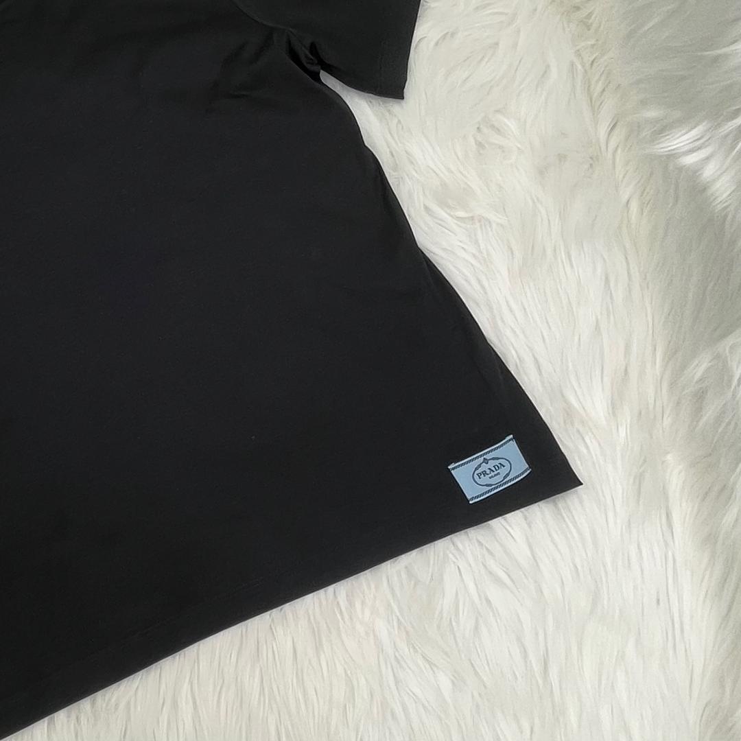 新品未使用品✨プラダ　PRADA 　Ｔシャツ　ブラック ロゴ ピスネーム