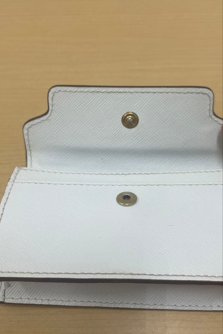 ■ MARNI マルニ ホワイト 名刺入れ カードケース